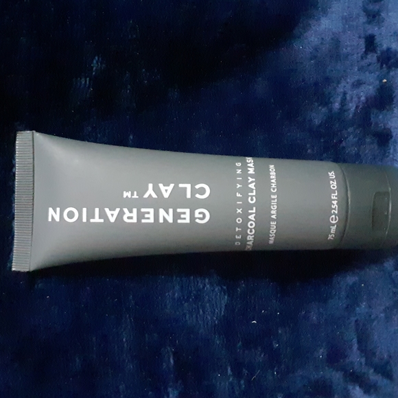 Generation Clay Detoxifying Charcoal Clay Mask - Picture 1 of 3